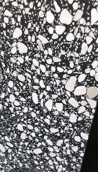 Cuppcino Schwarze Terrazzo-Steinplatten Schwarze Terrazzo-Fliesen zum Verkauf für Hotel, Apartment, Loft, Innenboden, Wanddekoration